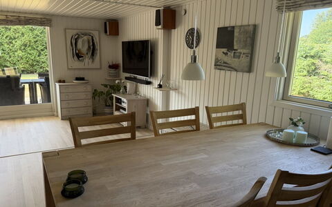 Alkmar - from the Sea: Mobilia, Pavimentazione, Legna, Pavimento, Interior Design, Tavolo, Cucina & Sala Da Pranzo Tavolo, Sedia, Sala Da Pranzo, Pavimento In Legno