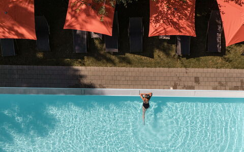 Viehhofen 1: Piscina, Tempo Libero, Ricorrere, Ricreazione, Materiale Composito, Mobili Da Esterno, Vacanza, Eco Hotel, Lettino, Shade