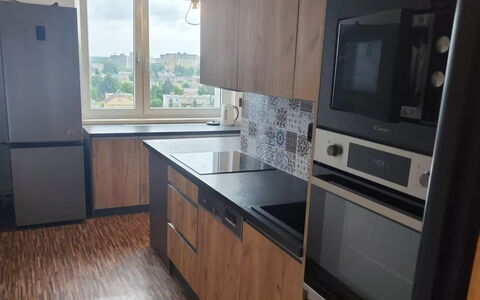 Elizabeth: Elettrodomestico Da Cucina, Apparecchio Major, Pavimentazione, Legna, Cucina, Controsoffitto, Interior Design, Cabinetry, Pavimento, Mobilia