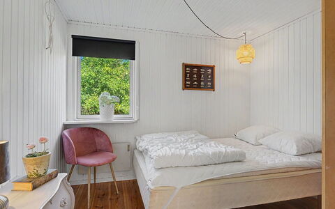 Leve - 300M from the Sea: Interior Design, Camera Da Letto, Parete, Letto, Pavimentazione, Pavimento, Legna, Soffitto, Mobilia, Lenzuolo