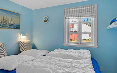 Safir - 1.7Km from the Sea: Camera Da Letto, Letto, Lenzuolo, Mobilia, Bedding, Casa, Interior Design, Biancheria, Telaio Del Letto, Cuscino