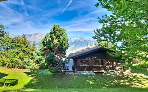 Ozer: Casa, Villetta, Area Rurale, Paesaggio, Casa, Hill Station, Catena Montuosa, Agriturismo, Prato, Prato