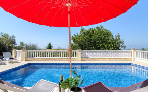 Schöne: Rosso, Ombrello, Mobili Da Esterno, Mobilia, Shade, Tavolo Esterno, Vaso Di Fiori, Sedia, Piscina, Pianta Della Casa