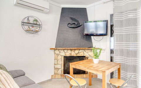 Antonia: Interior Design, Mobilia, Legna, Pavimentazione, Pavimento, Soffitto, Illuminazione, Camera, Appartamento, Soggiorno