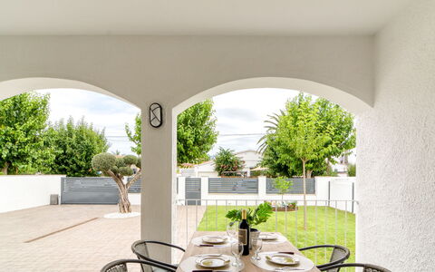 Antonia: Mobilia, Interior Design, Cucina & Sala Da Pranzo Tavolo, Sedia, Casa, Tavolo, Soffitto, Sala Da Pranzo, Estate, Pianta Della Casa