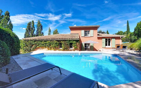 Lou Parpaiou: Blu, Piscina, Zona Residenziale, Casa, Estate, Ricorrere, Giardino, Villa, Landscaping, Hacienda