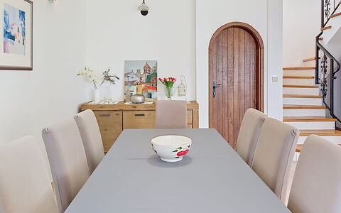 Mariva: Mobilia, Interior Design, Pavimentazione, Tavolo, Parete, Legna, Cucina & Sala Da Pranzo Tavolo, Sedia, Pavimento, Sala Da Pranzo