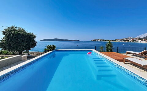 Mariva: Blu, Piscina, Acqua, Ricorrere, Mare, Costiera E Morfologie Oceanic, Eco Hotel, Mobili Da Esterno, Tempo Libero, Costa
