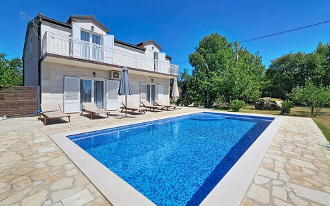 Ivana: Piscina, Zona Residenziale, Materiale Composito, Ricorrere, Estate, Shade, Villa, Eco Hotel, Hotel, Resort Citta '