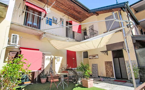 Verbania 695: Balcone, Shade, Vaso Di Fiori, Pianta Della Casa, Cortile, Sedia, Tenda