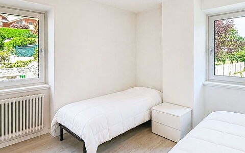 Federica: Legna, Pavimentazione, Camera Da Letto, Pavimento, Interior Design, Appartamento, Letto, Soffitto, Lenzuolo, Camera