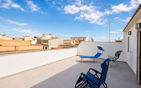 Sole Mare Sicilia: Pavimento, Appartamento, Balcone, Illuminazione Diurna, Hotel, Piastrella