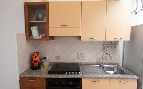 Sole Mare Sicilia: Elettrodomestico Da Cucina, Cucina, Controsoffitto, Apparecchio Major, Cabinetry, Legna, Lavandino Della Cucina, Stufa, Cucina Stufa, Mobilia