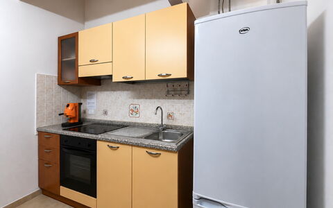 Sole Mare Sicilia: Elettrodomestico Da Cucina, Cucina, Apparecchio Major, Cabinetry, Legna, Controsoffitto, Elettrodomestico, Cucina Stufa, Camera, Interior Design