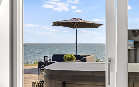 Lin - 80M from the Sea: Mare, Mobilia, Oceano, Balcone, Mobili Da Esterno, Costa, Sedia, Shade, Spiaggia, Deck