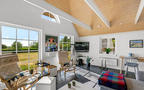 Helma - 580M to the Fjord: Interior Design, Mobilia, Legna, Pavimentazione, Soffitto, Pavimento, Sedia, Soggiorno, Illuminazione, Casa