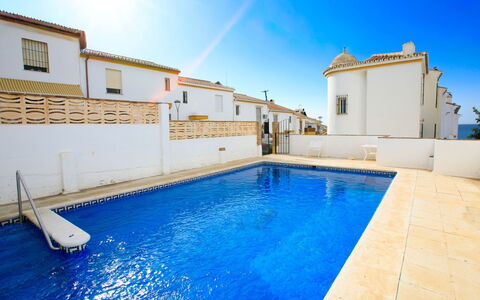 La Mar Serena: Piscina