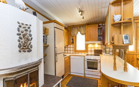 Hakojärventie 3B: Legna, Cucina, Controsoffitto, Villetta, Cabinetry, Color Legno, Apparecchio Major, Log Cabin, Inverno, Latifoglie