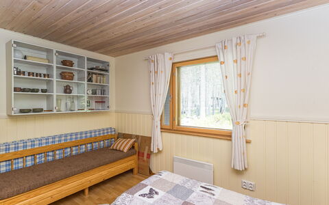 Hakojärventie 3B: Mobilia, Interior Design, Legna, Letto, Camera Da Letto, Pavimento, Pavimentazione, Soffitto, Camera, Casa