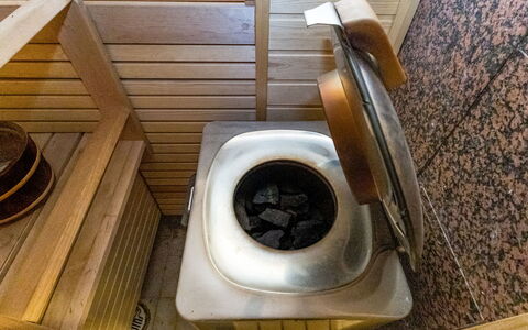 Hakojärventie 3B: Toilet Seat, Idraulico, Gabinetto, Bagno, Idraulico Fixture, Latifoglie, Color Legno
