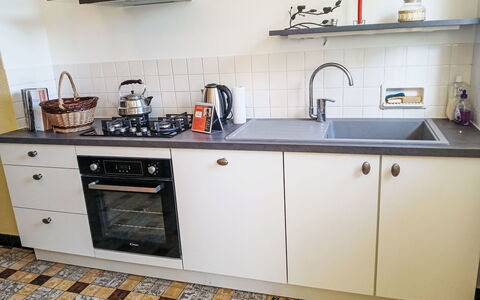 Puys-Richards: Cucina, Elettrodomestico Da Cucina, Controsoffitto, Apparecchio Major, Elettrodomestico, Cabinetry, Pavimentazione, Cucina Stufa, Stufa, Stufa A Gas