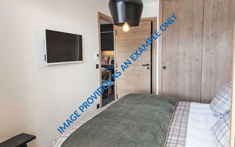 Le Caprice Blanc: Mobilia, Letto, Interior Design, Camera Da Letto, Pavimentazione, Pavimento, Legna, Bedding, Camera, Soffitto