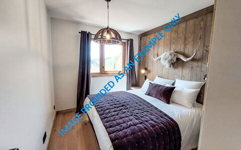 Le Caprice Blanc: Letto, Interior Design, Camera Da Letto, Mobilia, Pavimentazione, Pavimento, Bedding, Legna, Lenzuolo, Camera