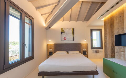 San Giuseppe: Camera Da Letto, Interior Design, Letto, Parete, Legna, Soffitto, Bedding, Camera, Lenzuolo, Mobilia