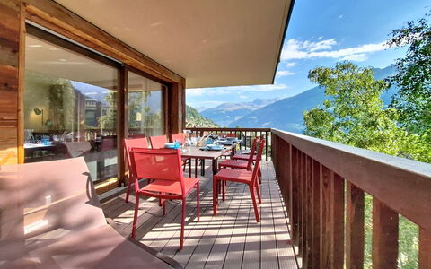 Les Rahâs A5: Legna, Color Legno, Balcone, Latifoglie, Portico, Sedia, Catena Montuosa, Eco Hotel, Valle, Shade