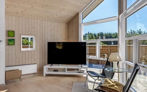 Isbiorn - 800M from the Sea: Interior Design, Legna, Soffitto, Pavimentazione, Casa, Pavimento, Camera, Mobilia, Soggiorno, Pavimento In Legno