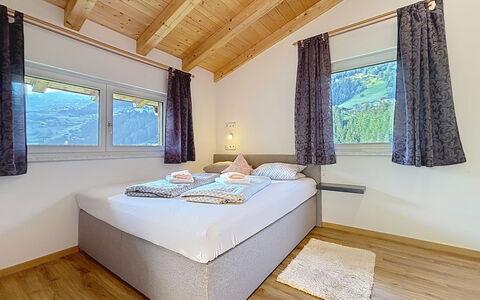 Alpenblick: Interior Design, Soffitto, Casa, Camera, Color Legno, Latifoglie, Camera Da Letto, Hotel, Letto, Pavimento In Legno