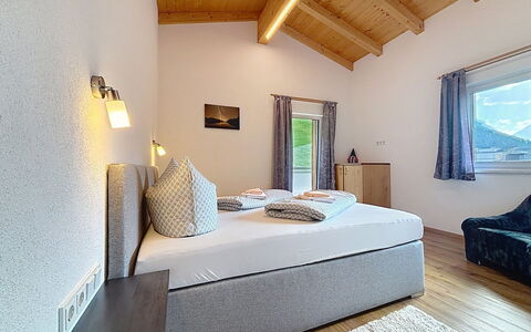 Alpenblick: Interior Design, Soffitto, Casa, Camera, Mobilia, Camera Da Letto, Appartamento, Letto, Cuscino, Suite