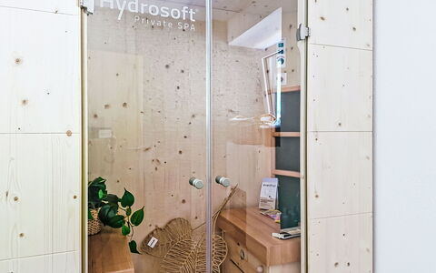Alpenchalet Gundolf: Mobilia, Interior Design, Sedia, Pavimentazione, Tavolo, Ricorrere, Pavimento, Soffitto, Camera, Eco Hotel