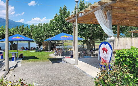 Apt. Blu Celeste: Mobilia, Interior Design, Sedia, Pavimentazione, Tavolo, Ricorrere, Pavimento, Soffitto, Camera, Eco Hotel