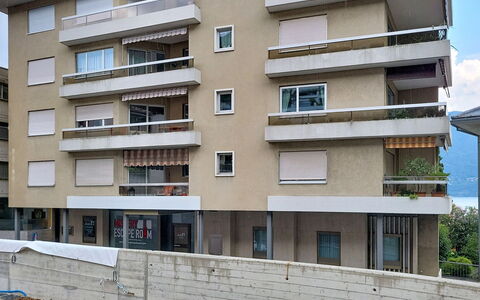 Casa Sole sul Lago: Mobilia, Interior Design, Sedia, Pavimentazione, Tavolo, Ricorrere, Pavimento, Soffitto, Camera, Eco Hotel