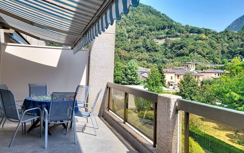 Apt.fortune 3: Mobilia, Interior Design, Sedia, Pavimentazione, Tavolo, Ricorrere, Pavimento, Soffitto, Camera, Eco Hotel
