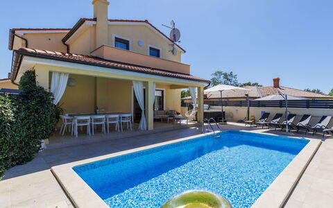 Matis: Mobilia, Interior Design, Sedia, Pavimentazione, Tavolo, Ricorrere, Pavimento, Soffitto, Camera, Eco Hotel