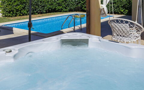 Matis: Mobilia, Interior Design, Sedia, Pavimentazione, Tavolo, Ricorrere, Pavimento, Soffitto, Camera, Eco Hotel