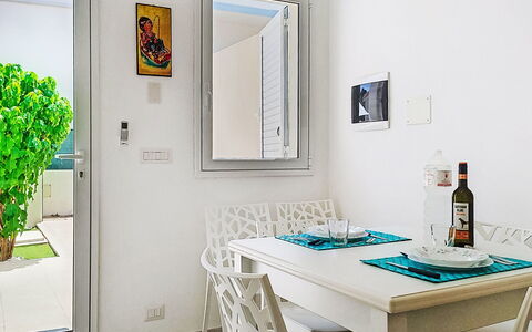 Dina Home: Mobilia, Interior Design, Sedia, Pavimentazione, Tavolo, Ricorrere, Pavimento, Soffitto, Camera, Eco Hotel