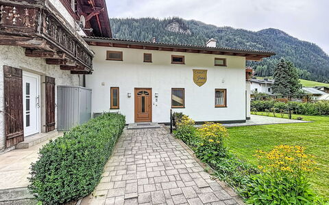 Chalet Jana: Piscina, Agriturismo, Estate, Villa, Ricorrere, Hacienda, Eco Hotel, Backyard