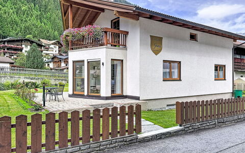 Chalet Jana: Piscina, Agriturismo, Estate, Villa, Ricorrere, Hacienda, Eco Hotel, Backyard