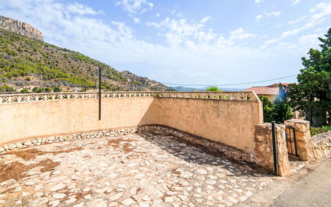 Dencis Villa: Piscina, Agriturismo, Estate, Villa, Ricorrere, Hacienda, Eco Hotel, Backyard