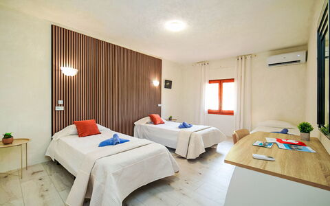 Dencis Villa: Piscina, Agriturismo, Estate, Villa, Ricorrere, Hacienda, Eco Hotel, Backyard