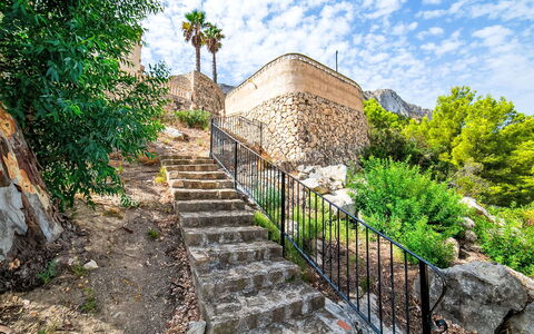Dencis Villa: Piscina, Agriturismo, Estate, Villa, Ricorrere, Hacienda, Eco Hotel, Backyard