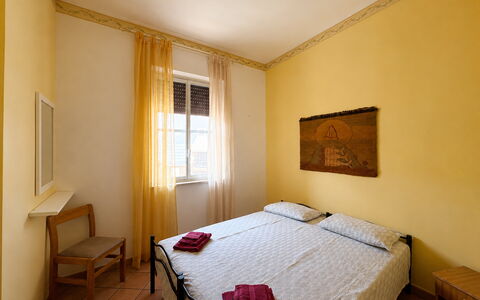 Villa Sandra: Parete, Pavimento, Interior Design, Legna, Pavimentazione, Soffitto, Letto, Camera, Camera Da Letto, Appartamento