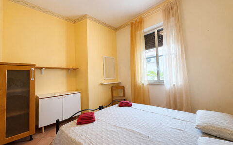 Villa Sandra: Interior Design, Pavimento, Pavimentazione, Legna, Camera, Soffitto, Camera Da Letto, Letto, Mobilia, Appartamento