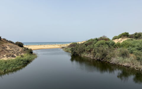 Villa Sandra: Risorse Idriche, Acqua, Corpo D'Acqua, Ambiente Naturale, Alveo, Banca, Waterway, Canale, Costa