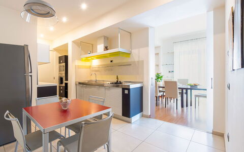 Lory House: Mobilia, Interior Design, Pavimentazione, Cucina, Controsoffitto, Soffitto, Pavimento, Cucina & Sala Da Pranzo Tavolo, Sedia, Elettrodomestico Da Cucina