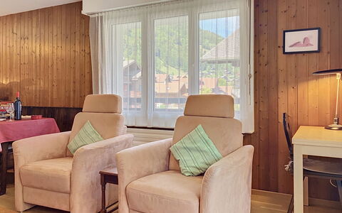 Grand-Pré B: Mobilia, Interior Design, Legna, Soffitto, Camera, Pavimento, Comfort, Soggiorno, Divano, Sedia