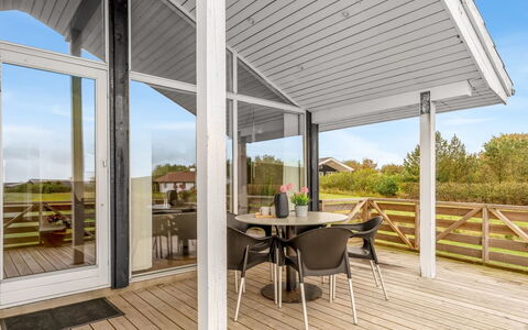 Clarice - 250M to the Fjord: Legna, Portico, Deck, Soffitto, Porta, Latifoglie, Plank, Pavimento In Legno, Color Legno, Villetta